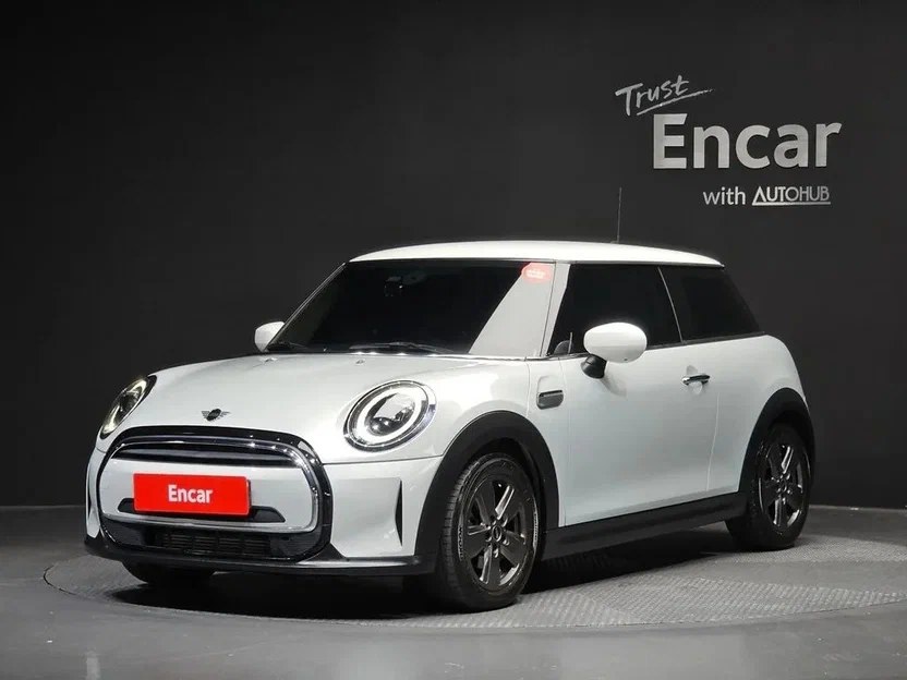 Mini Hatch 2022 — фото 1 из 20