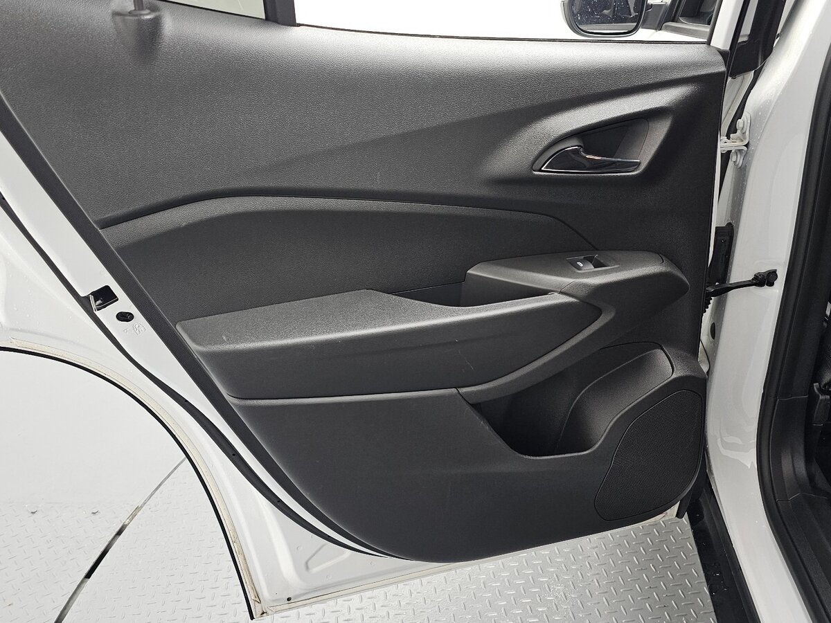 Chevrolet Trax 2023 — фото 15 из 20