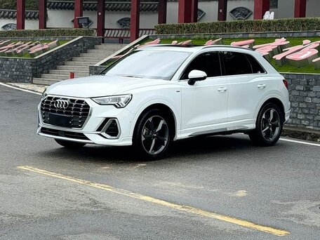 Audi Q3 2022 — главное фото