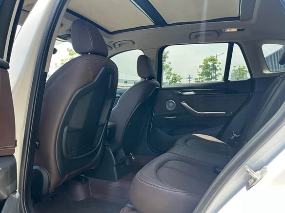 BMW X1 2022 — фото 10 из 11