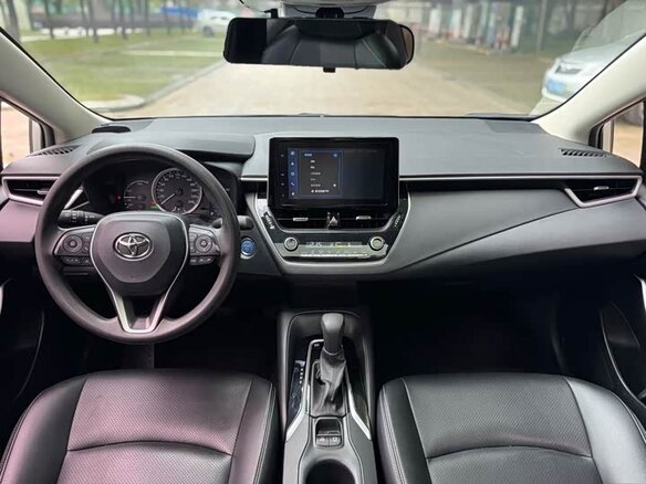 Toyota Corolla 2022 — фото 11 из 19