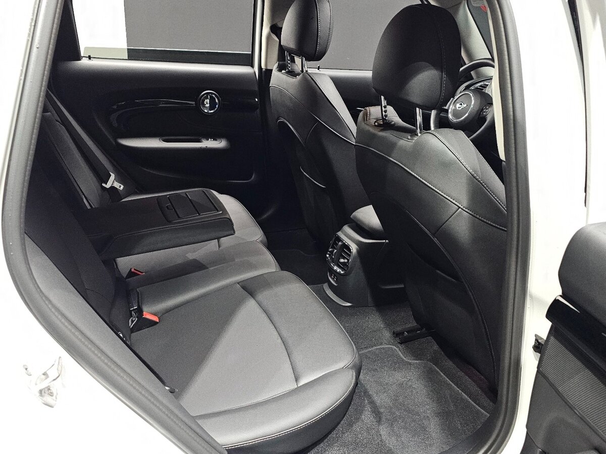 Mini Clubman 2022 — фото 9 из 20