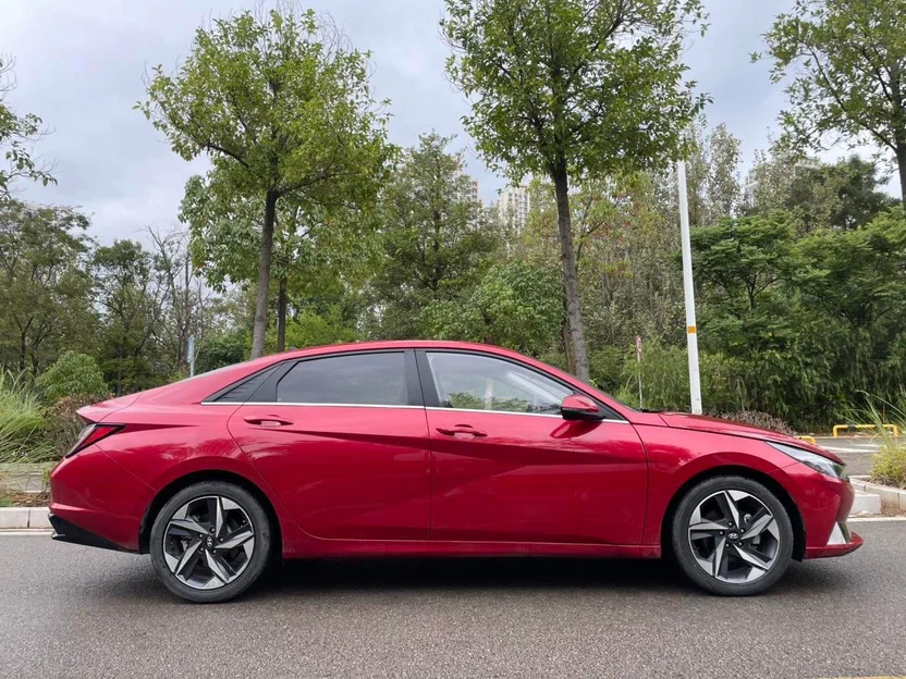 Hyundai Elantra 2022 — фото 4 из 10