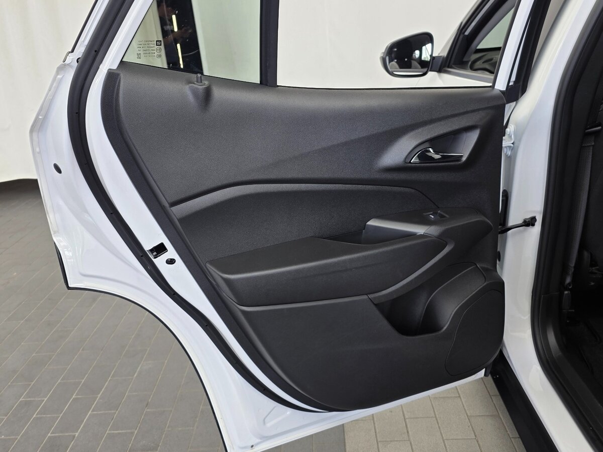 Chevrolet Trax 2023 — фото 14 из 20