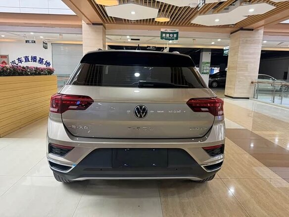 Volkswagen T-Roc 2022 — фото 5 из 9