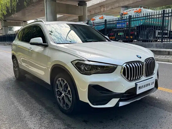 BMW X1 2022 — фото 3 из 11
