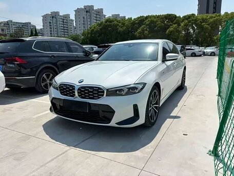 BMW 3 серии 2023 — главное фото