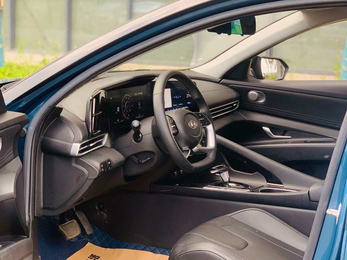 Hyundai Elantra 2022 — фото 8 из 9