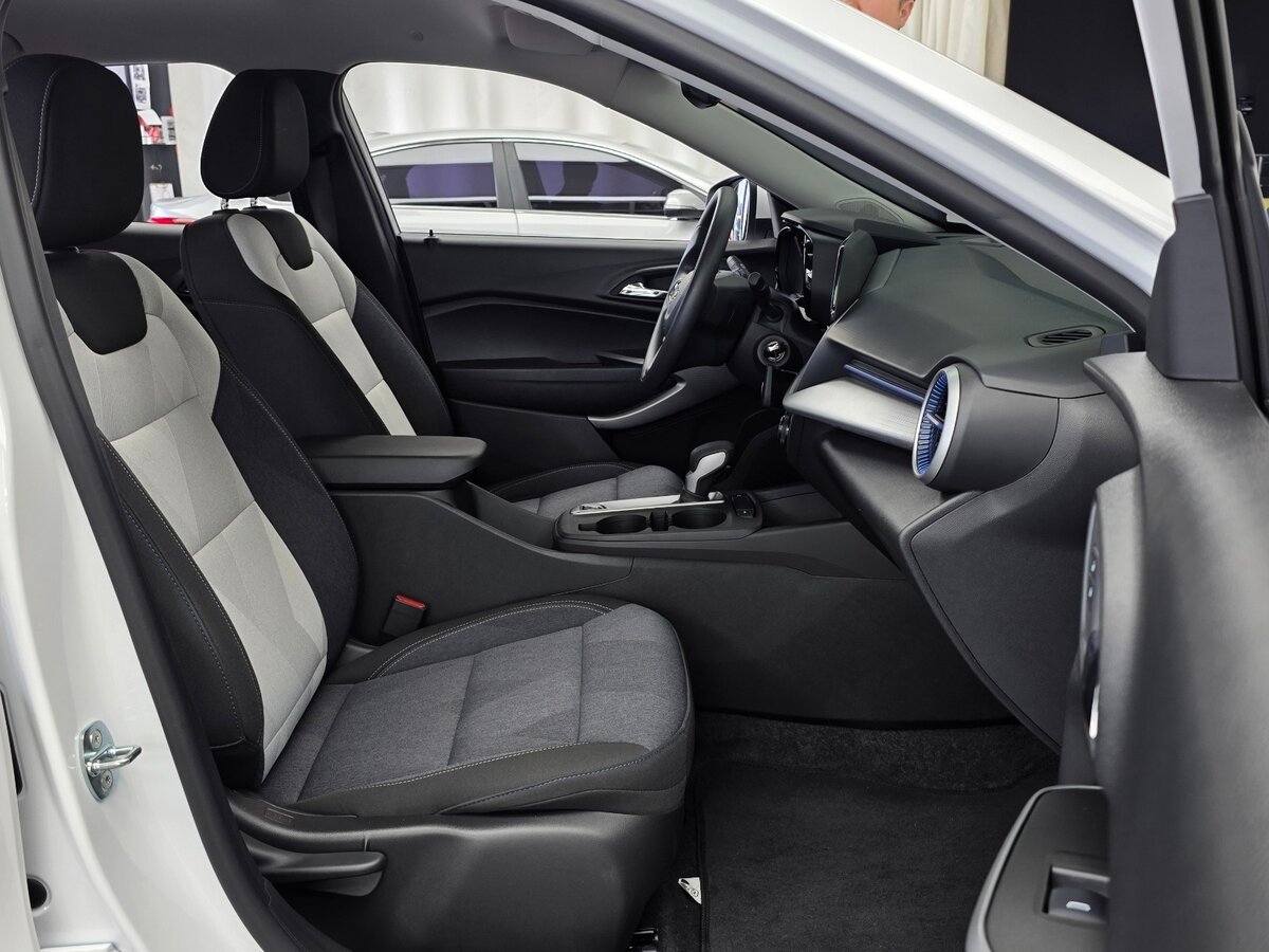 Chevrolet Trax 2023 — фото 7 из 20