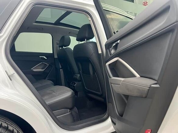 Audi Q3 2022 — фото 7 из 8
