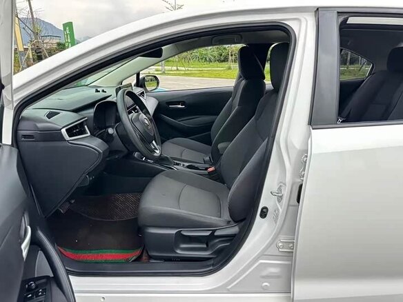Toyota Corolla 2023 — фото 7 из 13