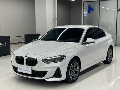 BMW 1 серии 2023 — главное фото