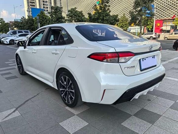 Toyota Levin 2022 — фото 7 из 9