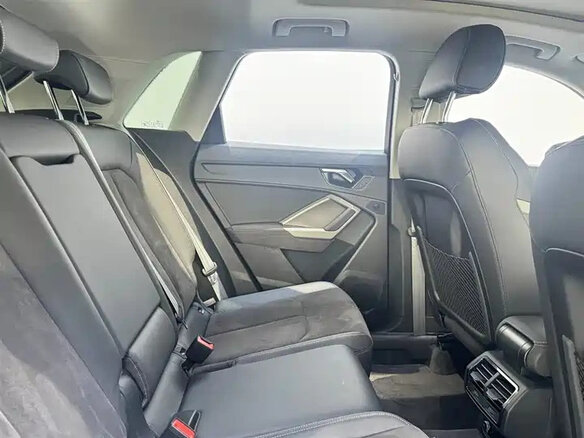 Audi Q3 2023 — фото 7 из 9