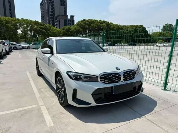 BMW 3 серии 2023 — фото 3 из 9