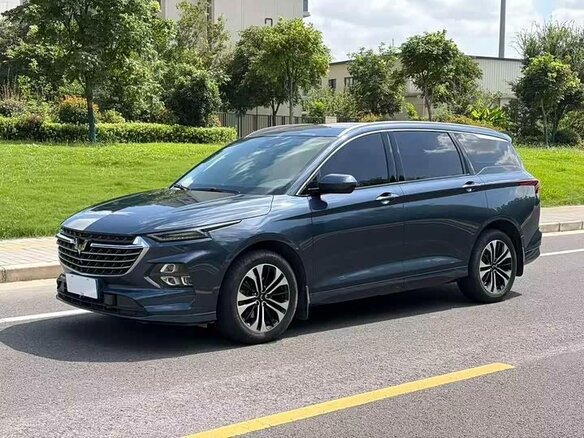 Wuling Victory 2022 — фото 1 из 11