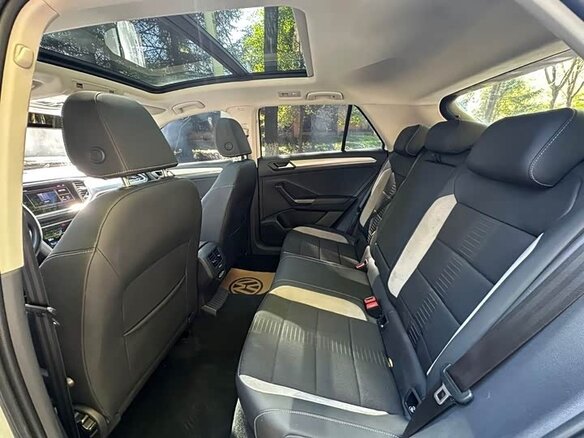 Volkswagen T-Roc 2023 — фото 10 из 12