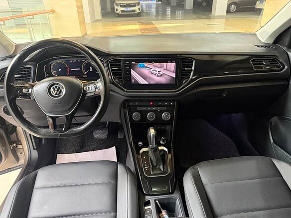 Volkswagen T-Roc 2022 — фото 7 из 9