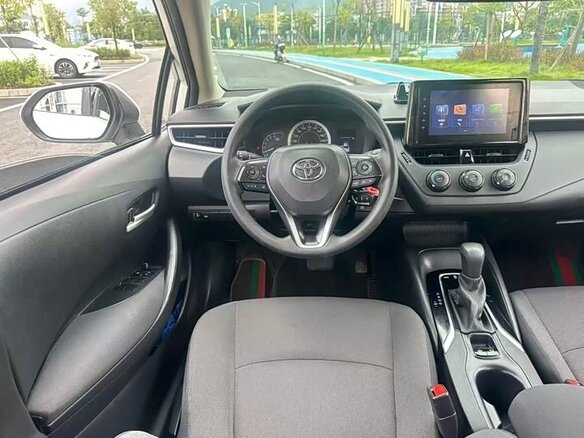 Toyota Corolla 2023 — фото 11 из 13