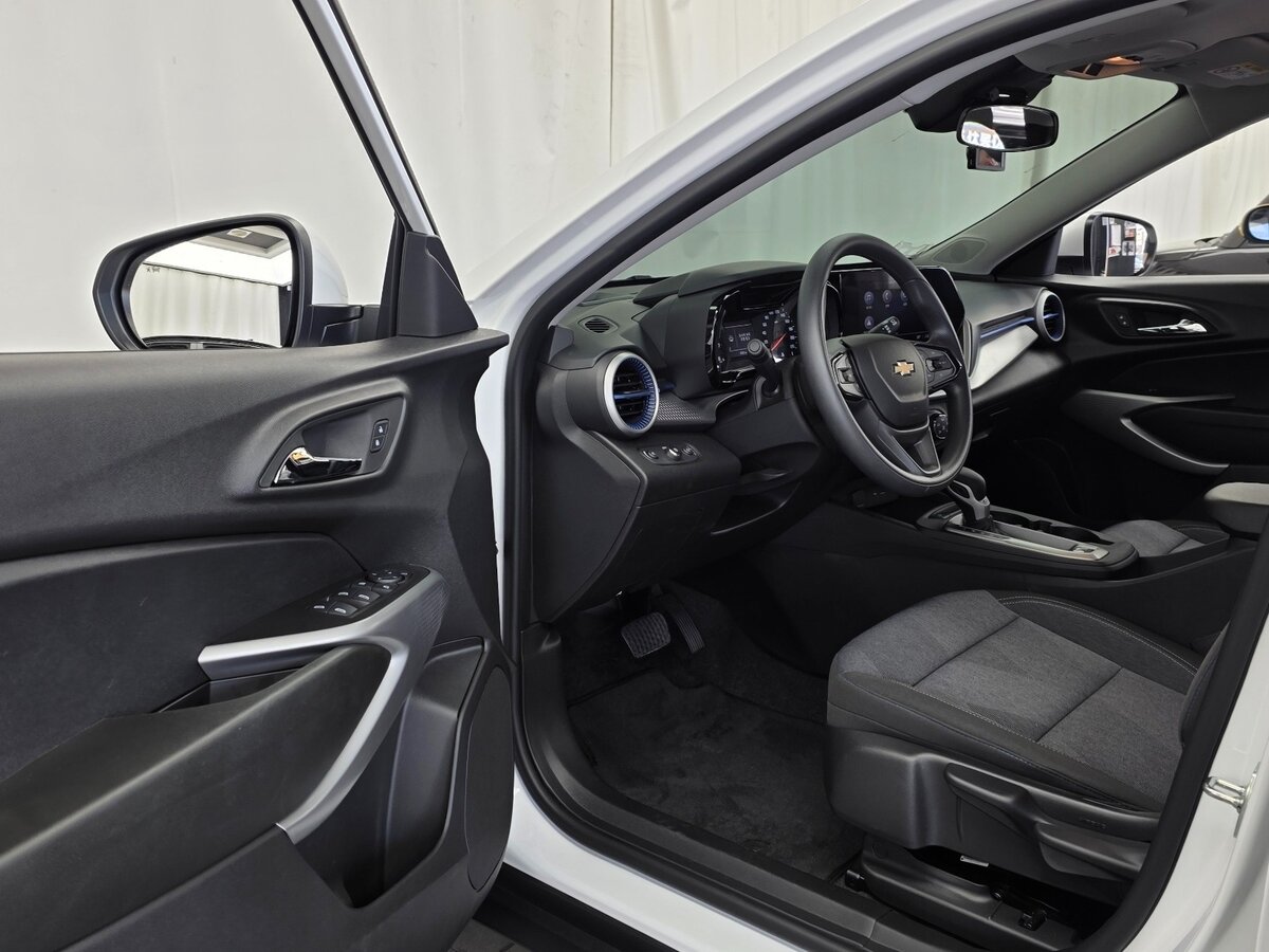 Chevrolet Trax 2023 — фото 8 из 20