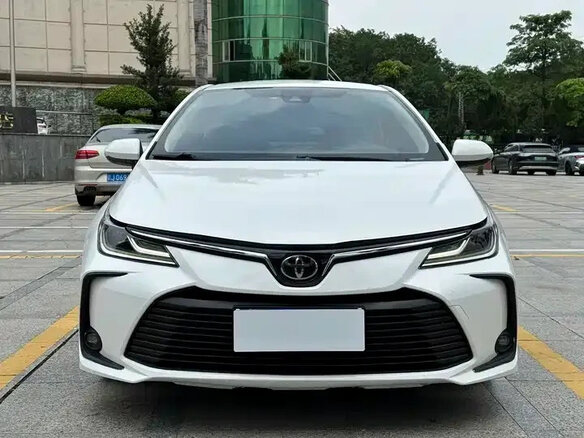 Toyota Corolla 2022 — фото 2 из 16