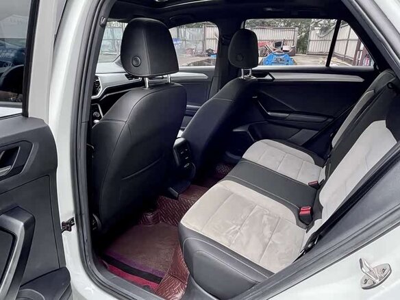 Volkswagen T-Roc 2022 — фото 9 из 10