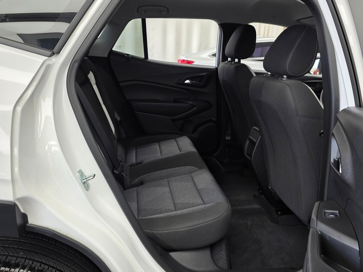 Chevrolet Trax 2023 — фото 17 из 20